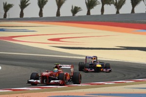 Fernando Alonso (Ferrari) in azione nel corso della terza ed ultima sessione di prove libere sul circuito di Sakhir.