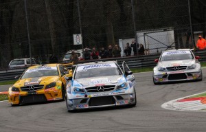 Il "podio" di gara 2: da sinistra, Luigi Ferrara, Thomas Biagi, Vitantonio Liuzzi.
