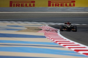 Kimi Raikkonen è stato il più veloce della prima giornata di prove libere per il GP del Bahrain.