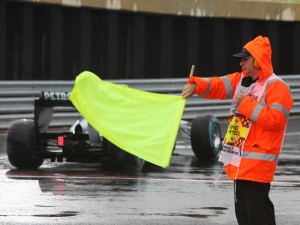 Silverstone-circuit-yellow-flag