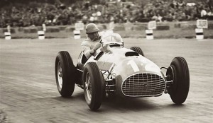 Jose Froilan Gonzales dl Gran Premio di Gran Bretagna 1951, prima vittoria della Ferrari in F1.