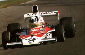 Denny-Hulme-McLaren-1974_5