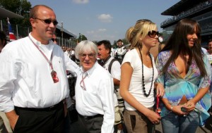 Da sinistra, Gerhard Gribkowsky, Bernie Ecclestone e le figlie Petra Ecclestone e Tamara Ecclestone.