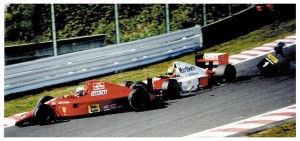 Lo scontro tra Senna e Prost al via dell'edizione del 1990