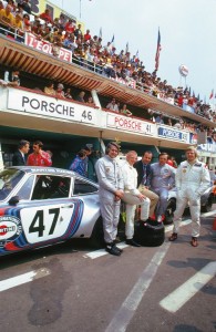 Il team Porsche alla 24 Ore di Le Mans del 1974.