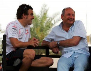 Ron Dennis con Fernando Alonso nel 2007.