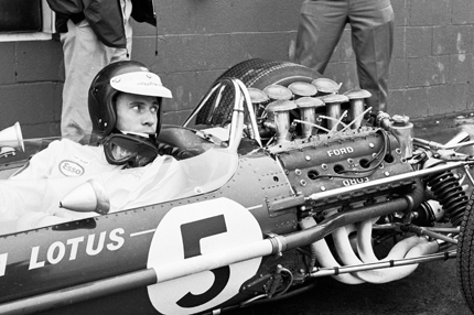 Jim Clark in his Lotus 49-Ford Cosworth DFV at the USGP of 1967 at Watkins Glen.
