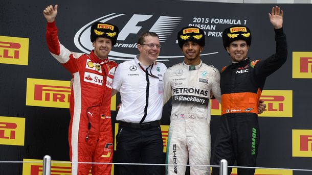 Il podio del GP di Russia 2015: da sinistra, Sebastian Vettel, Lewis Hamilton, Sergio Perez